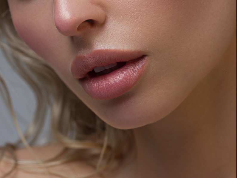Lippenkonturierung mit Hyaluronsäure